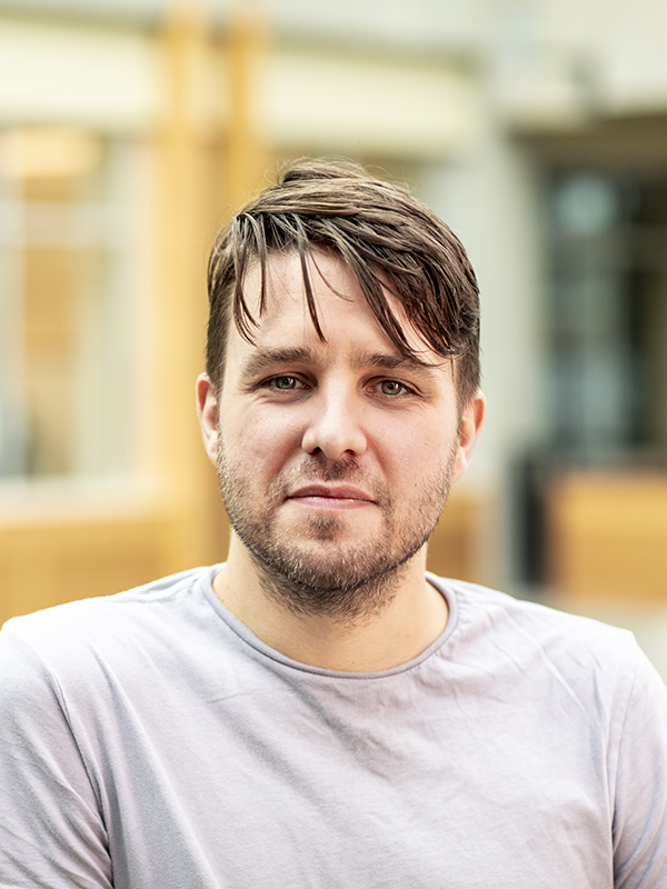 Headshot of Allen School professor Kurtis Heimerl.