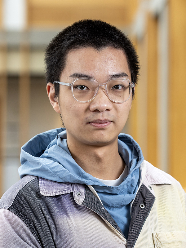 Headshot of Shangbin Feng